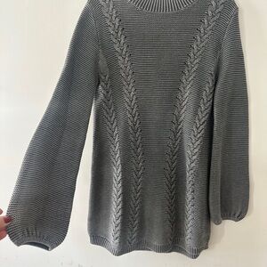 Chic Gray Cable Knit Sweater
